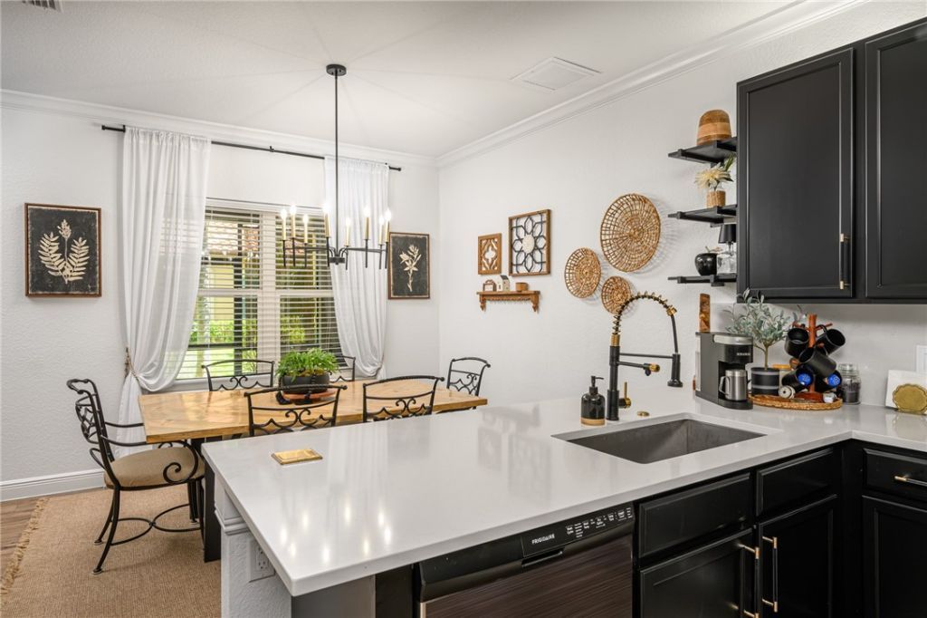 2755 65th Drive, Unit 104, Vero Beach, FL 32966 Photo