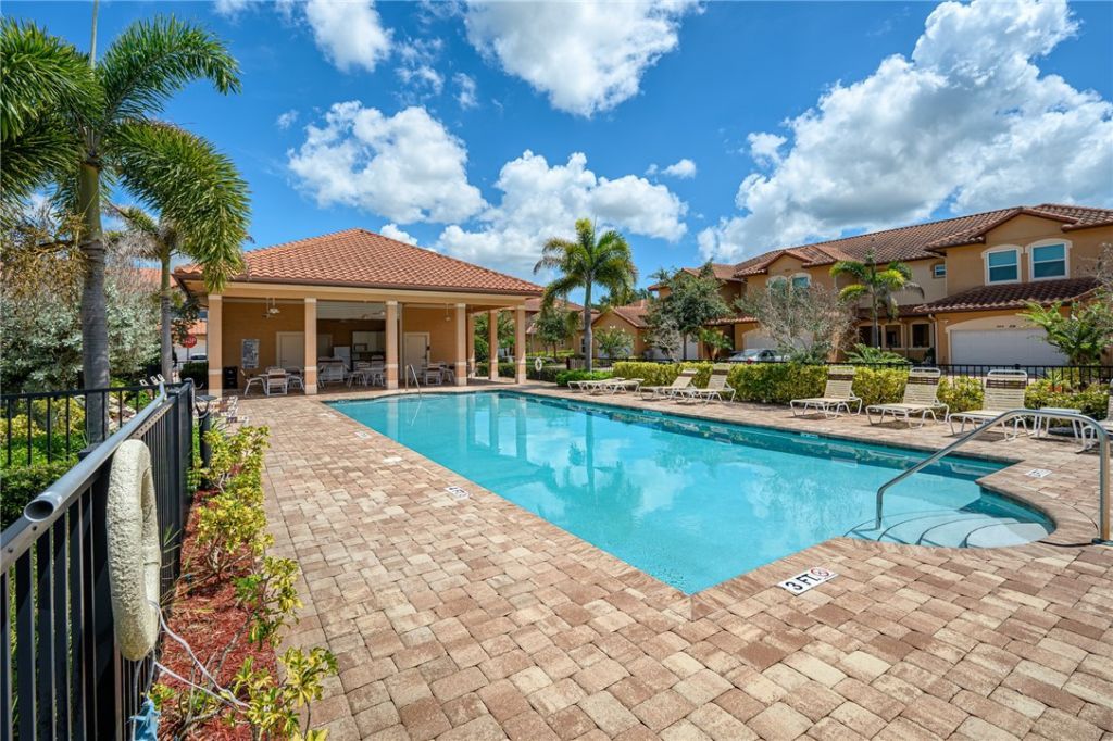 2755 65th Drive, Unit 104, Vero Beach, FL 32966 Photo
