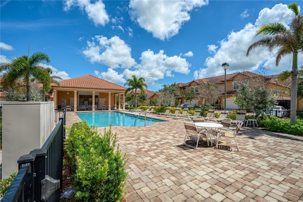 2755 65th Drive, Unit 104, Vero Beach, FL 32966 Photo