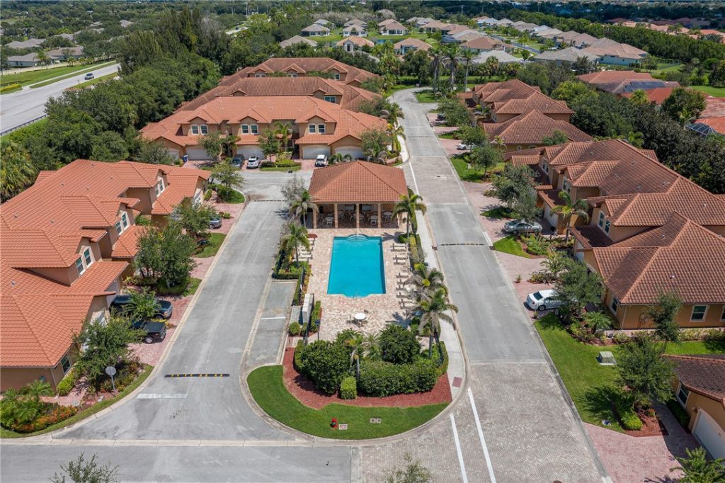 2755 65th Drive, Unit 104, Vero Beach, FL 32966 Photo