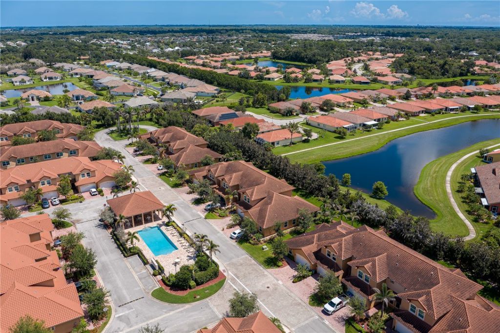 2755 65th Drive, Unit 104, Vero Beach, FL 32966 Photo