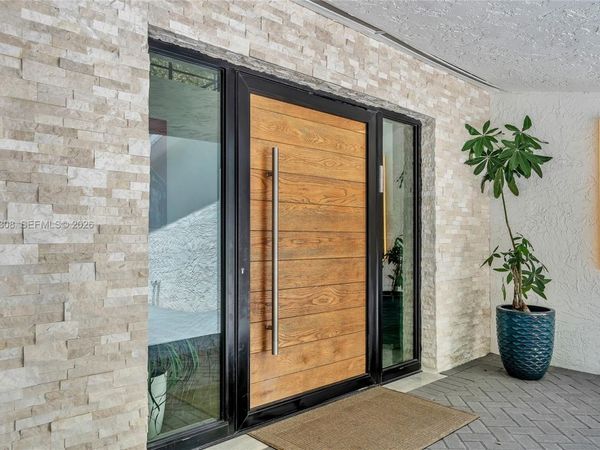 5811 SW 33rd Ter , Hollywood, FL 33312