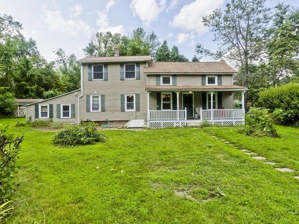 23 Maple St, Chester, MA 01011