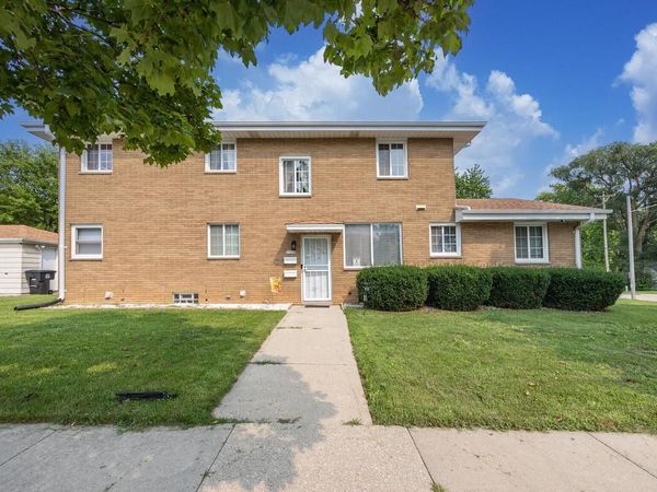 3674 E College AVENUE, Unit 3674A, Cudahy, WI 53110