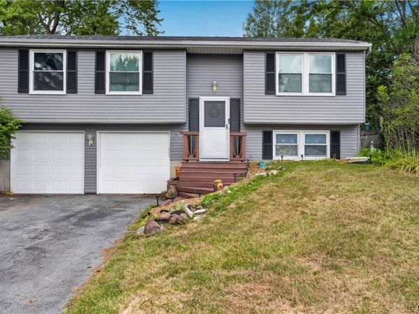 8191 Mantova Dr , Clay, NY 13041