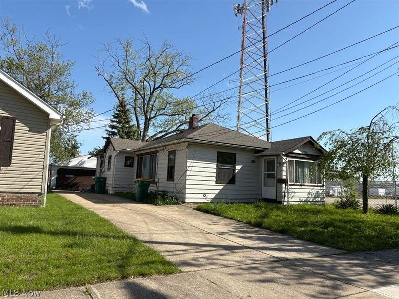 5733 Longwood Avenue, Maple Heights, OH 44137 Photo 1