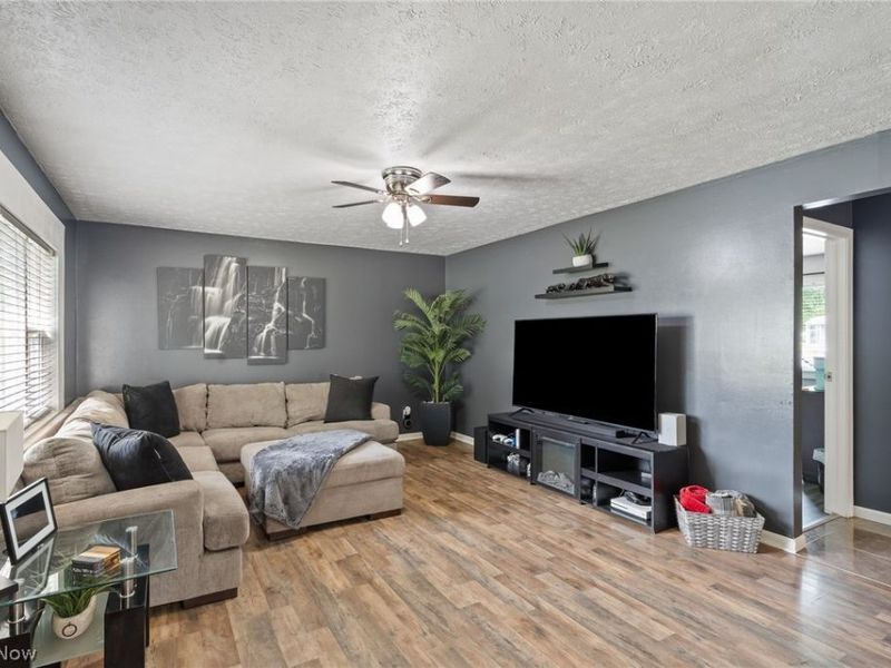 5684 Stanford Avenue, Youngstown, OH 44515 Photo 2
