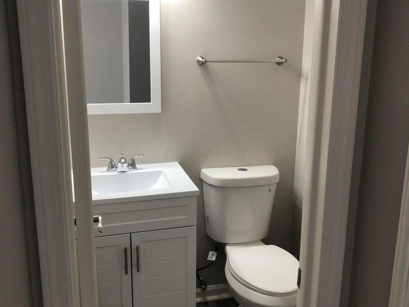 5684 Crossing Court , Unit 6, Columbus, OH 43231 Photo 16