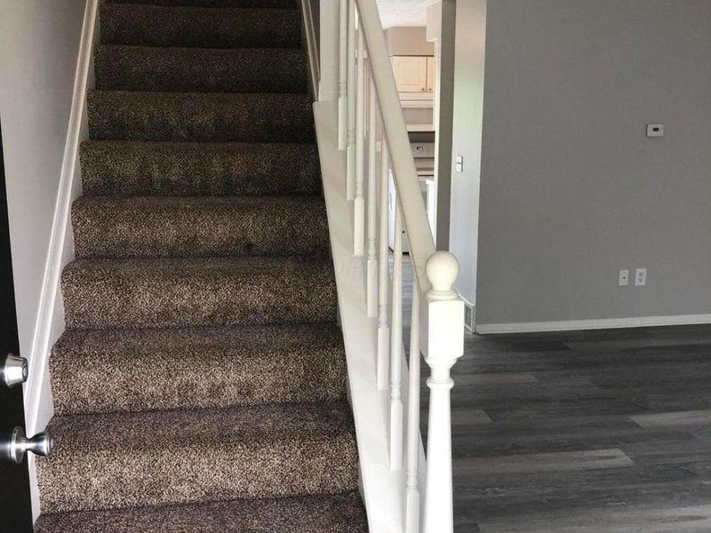 5684 Crossing Court , Unit 6, Columbus, OH 43231 Photo 3