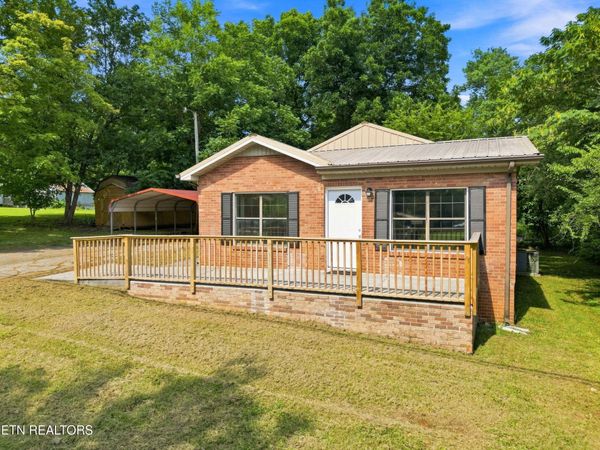 826 Columbus St, Maryville, TN 37804