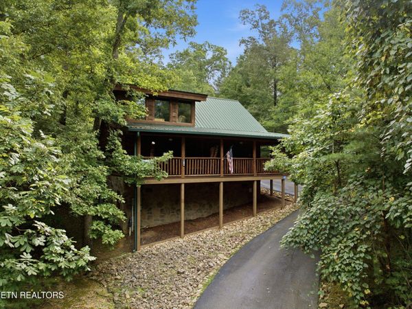 2738 Murray Ridge Rd, Sevierville, TN 37876