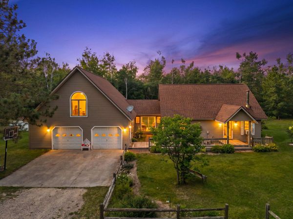 8534 Big Creek Road, Johannesburg, MI 49751