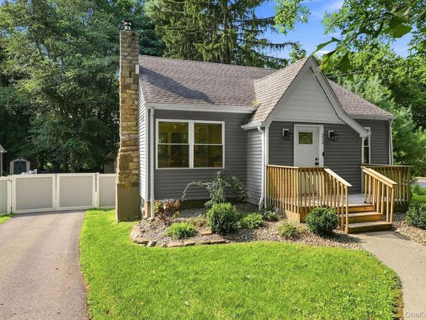32 Red Oaks Mill Road , Poughkeepsie, NY 12603