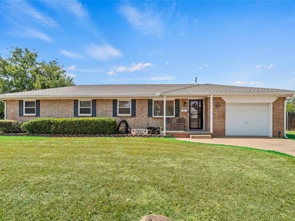 614 Circle Drive, Watonga, OK 73772
