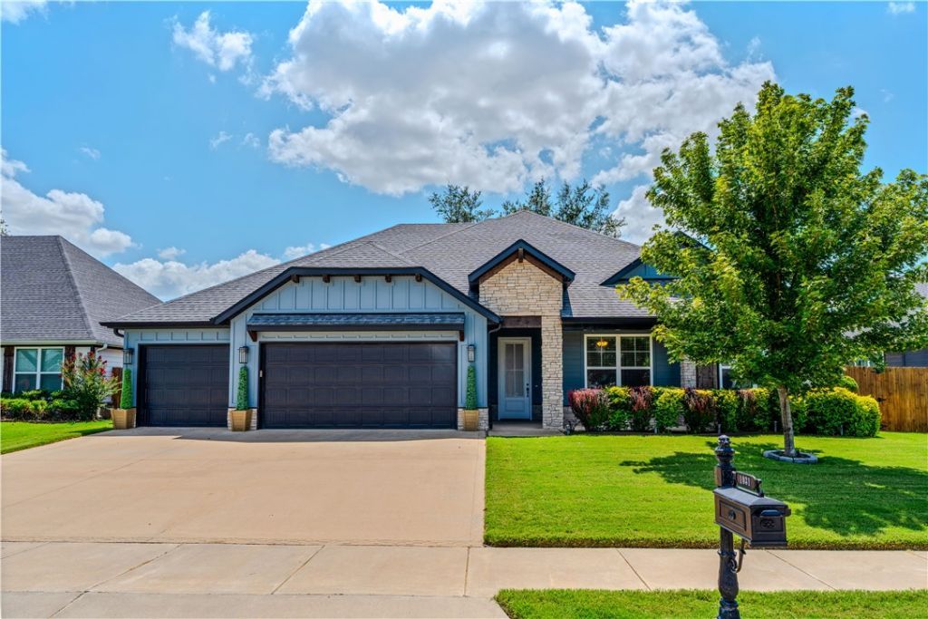1031 Red Maple Street, Centerton, AR 72719 Main Photo