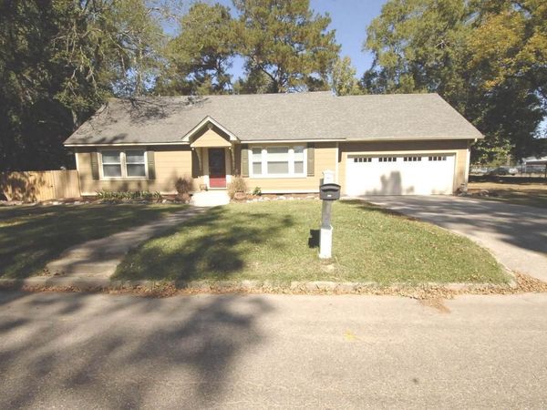 1007 Porter St., Columbia, MS 39429