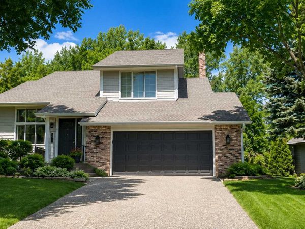 15576 Canyon Ridge, Eden Prairie, MN 55347