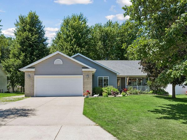 821 Lancer Drive NE, Owatonna, MN 55060