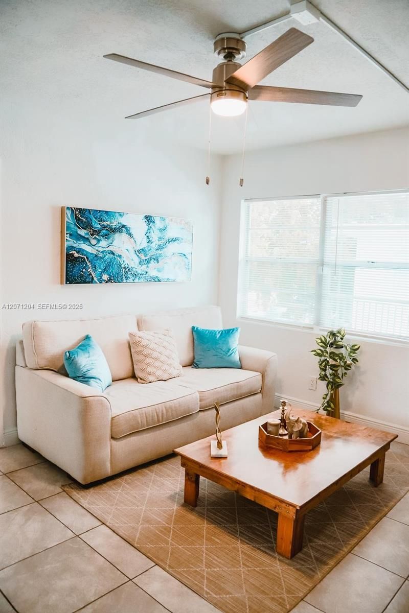 608 5th St, Unit 10, West Palm Beach, FL 33401 Photo