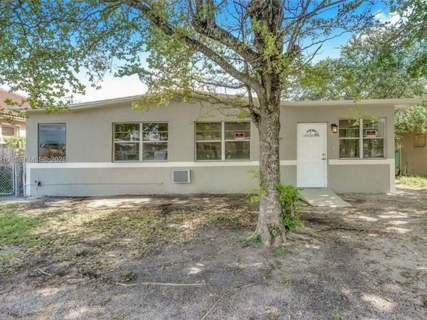 2781 NW 13th Ct, Fort Lauderdale, FL 33311