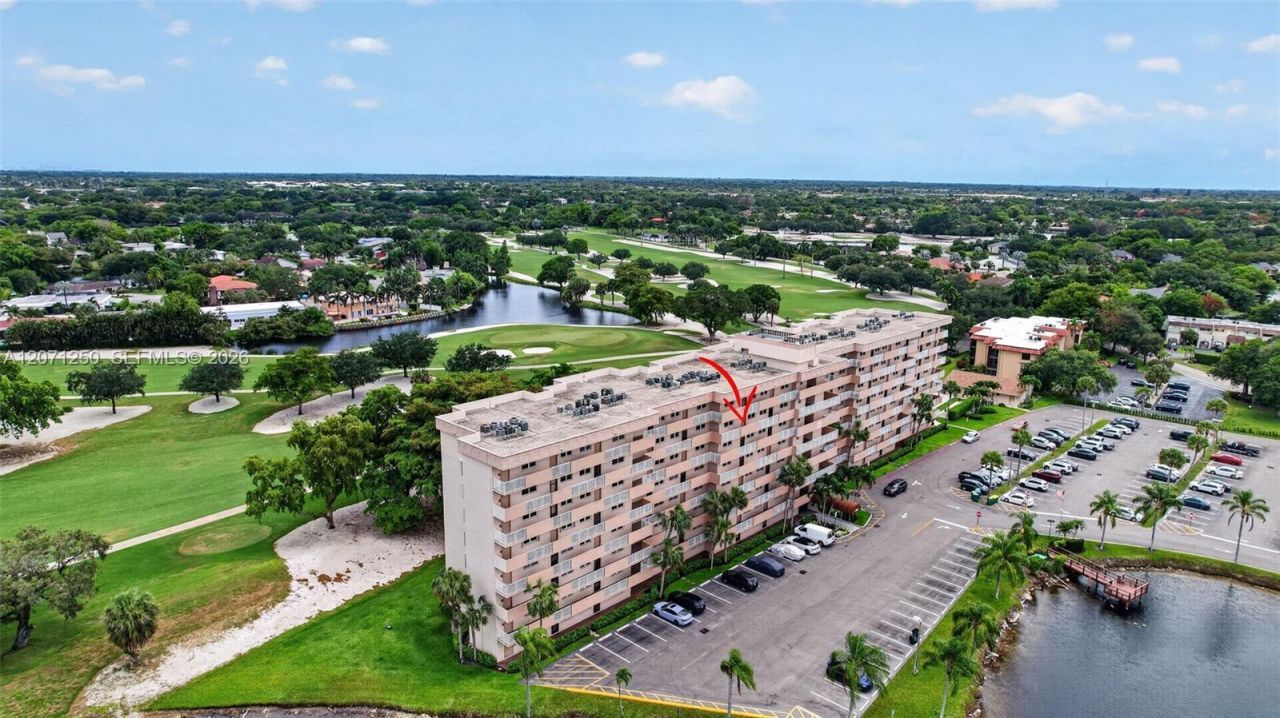 250 Jacaranda Dr , Unit 703, Plantation, FL 33324 Photo