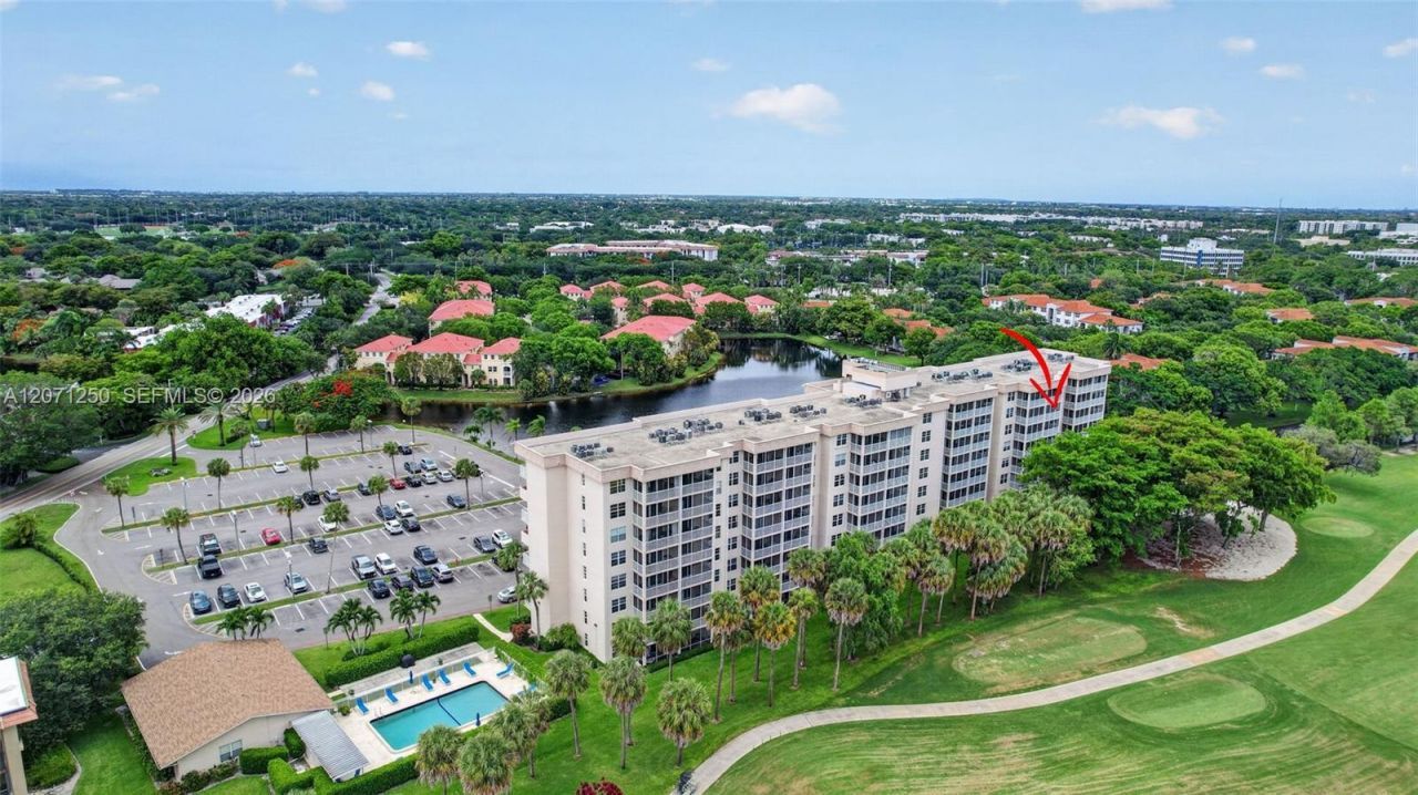 250 Jacaranda Dr , Unit 703, Plantation, FL 33324 Photo