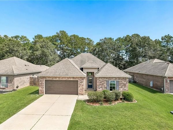 116 MEADOW SPRING Place, Covington, LA 70435