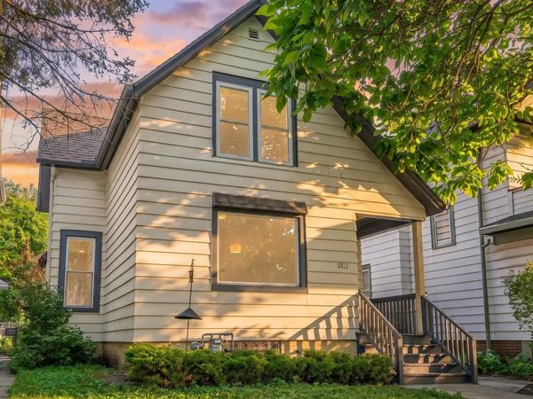 2812 N Pierce STREET, Milwaukee, WI 53212
