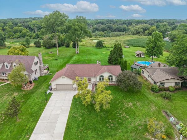 27346 Foxhaven DRIVE, Waterford, WI 53185
