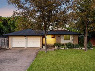 8938 Angleton Place, Dallas, TX 75243