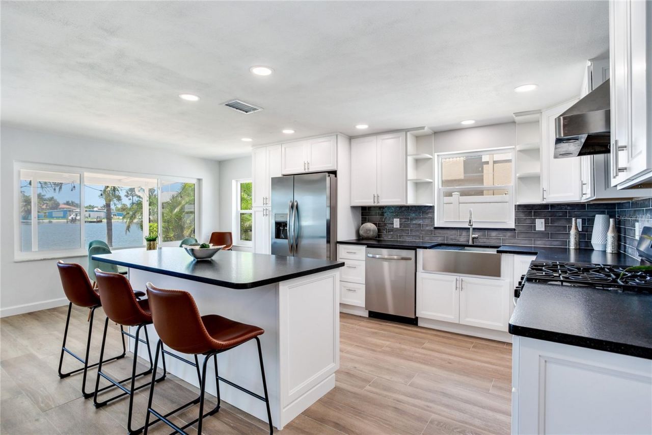 16458 Redington Drive, Redington Beach, FL 33708 Photo