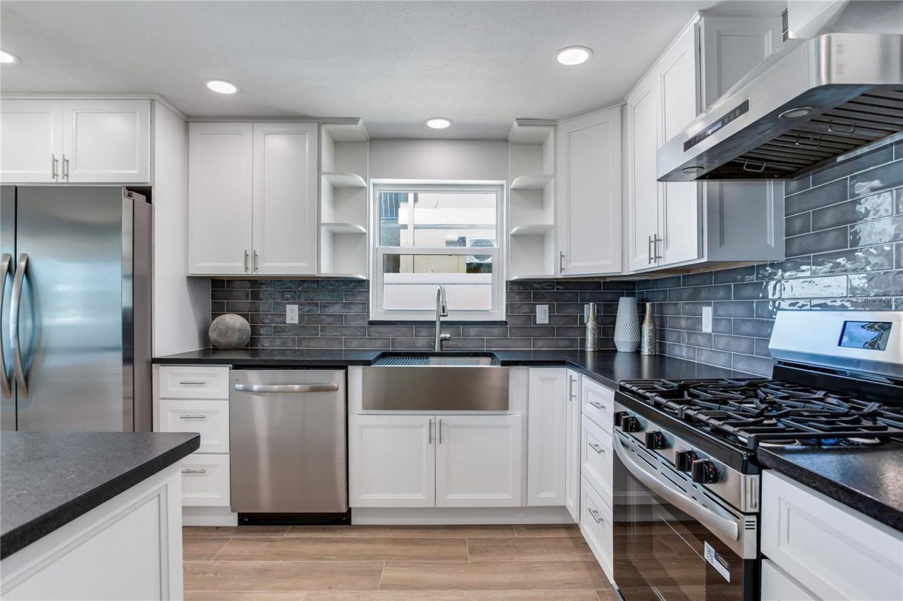 16458 Redington Drive, Redington Beach, FL 33708 Photo