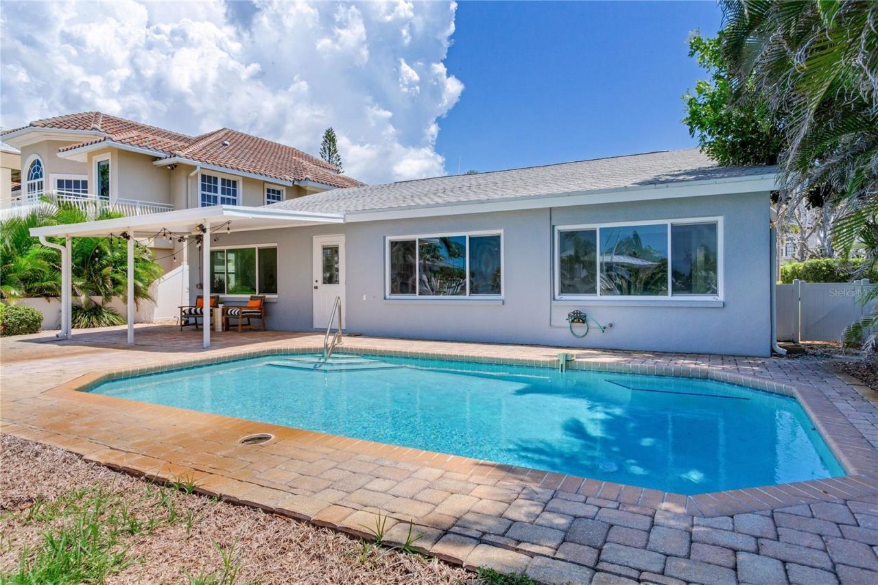 16458 Redington Drive, Redington Beach, FL 33708 Photo