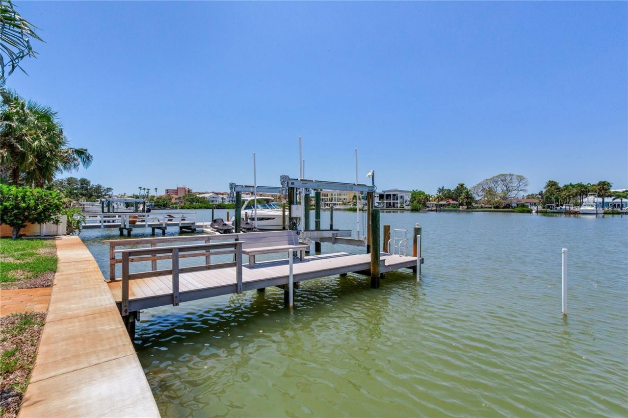 16458 Redington Drive, Redington Beach, FL 33708 Photo