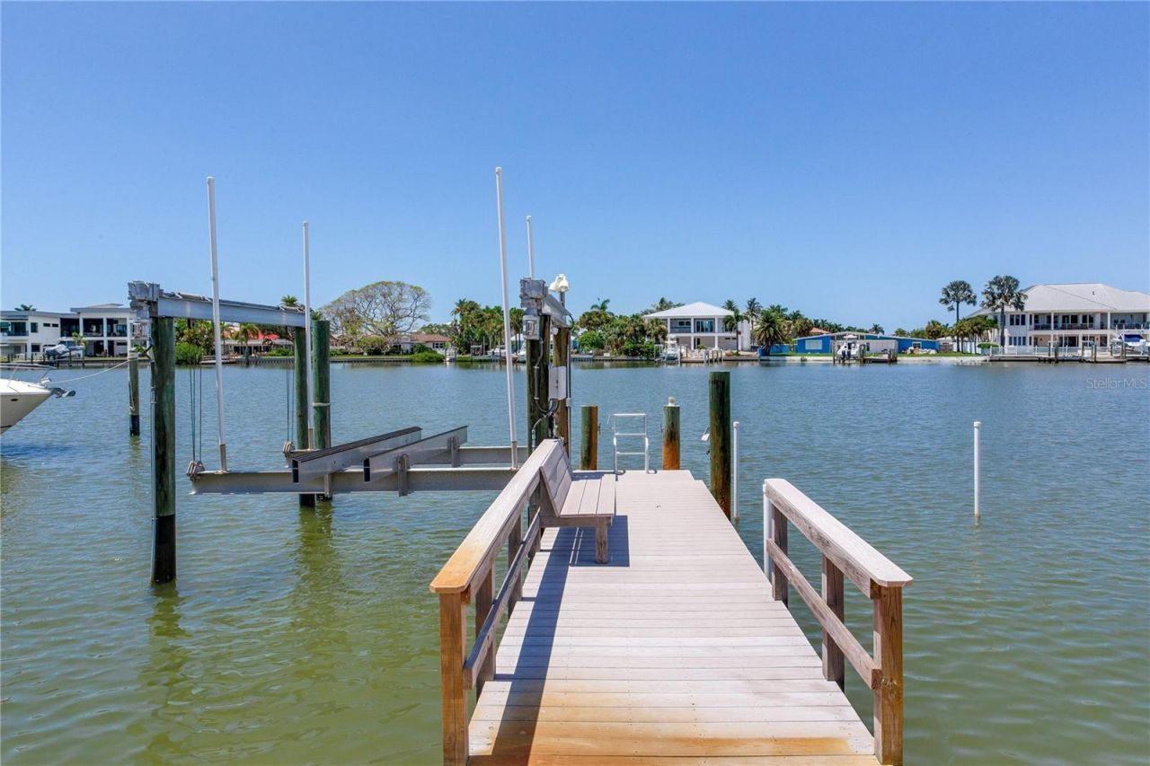 16458 Redington Drive, Redington Beach, FL 33708 Photo