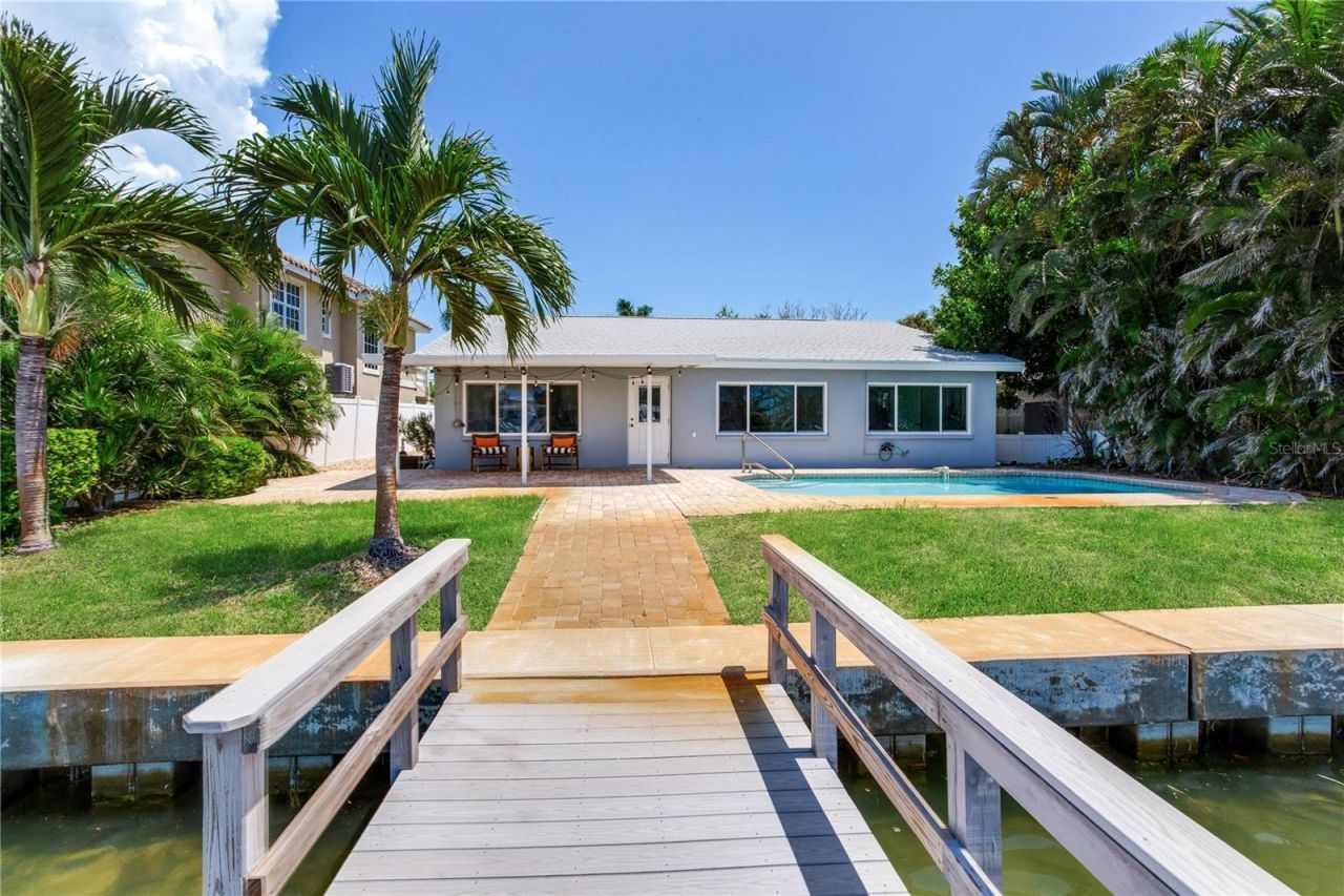 16458 Redington Drive, Redington Beach, FL 33708 Photo
