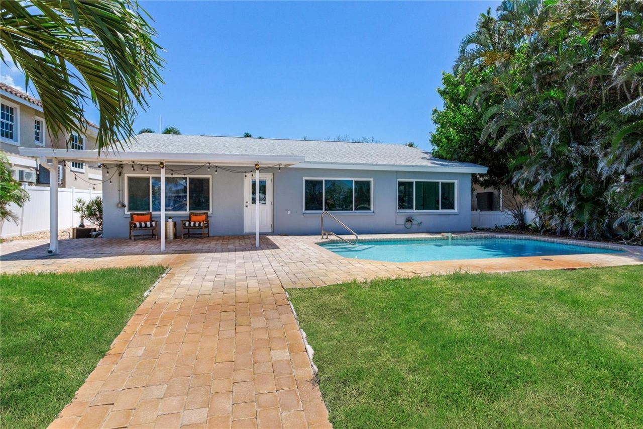 16458 Redington Drive, Redington Beach, FL 33708 Photo