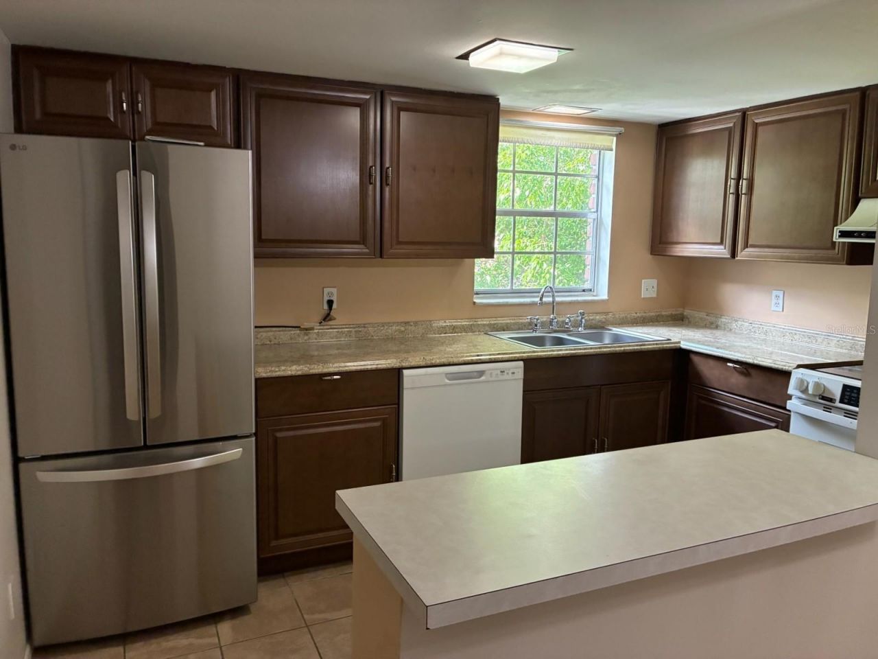 1124 85th Terrace N, Unit D, Saint Petersburg, FL 33702 Photo