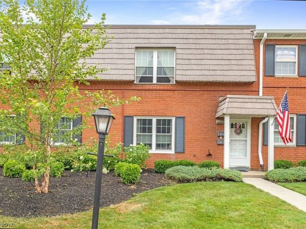 2719 Pease Drive, Unit A108, Rocky River, OH 44116