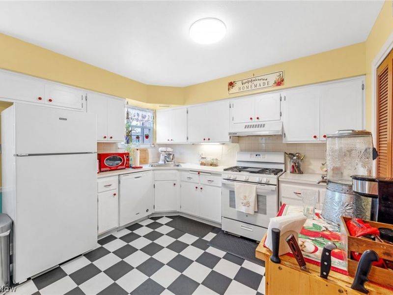2719 Pease Drive, Unit A108, Rocky River, OH 44116 Photo 8