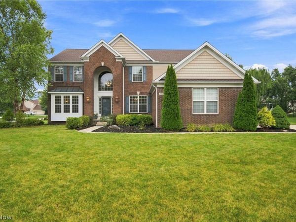 465 Wilmington Drive , Broadview Heights, OH 44147
