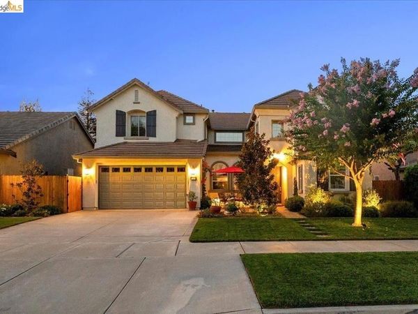 653 Bouma LN, Ripon, CA 95366