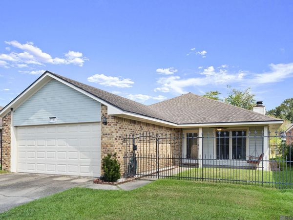 2113 Maple Ridge Dr, Baton Rouge, LA 70816