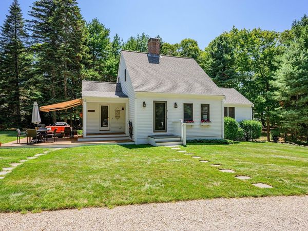 78 High Street, Cotuit, MA 02635