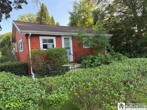 1669 Groveland Avenue, Youngstown, NY 14174