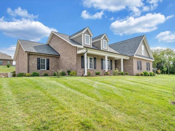 1180 Greenfield ST, Daleville, VA 24083