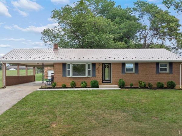1111 Roundtree DR , Bedford, VA 24523