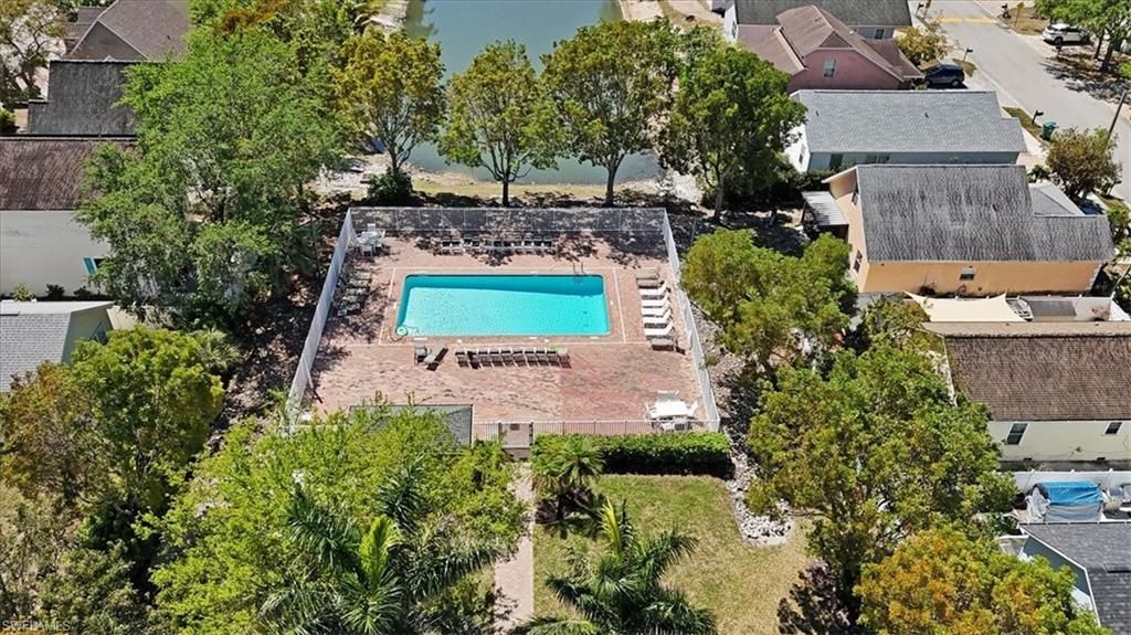 254 Leawood Cir , Naples, FL 34104 Photo