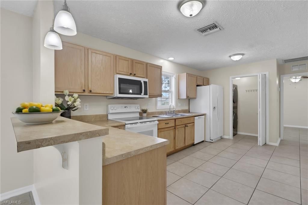 254 Leawood Cir , Naples, FL 34104 Photo