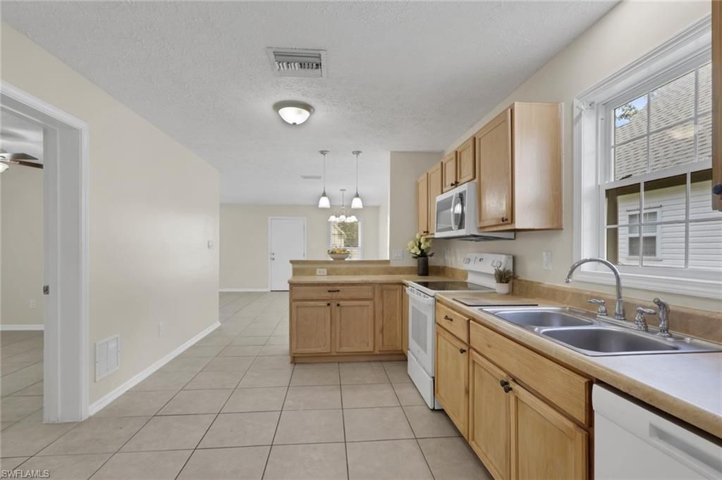254 Leawood Cir , Naples, FL 34104 Photo